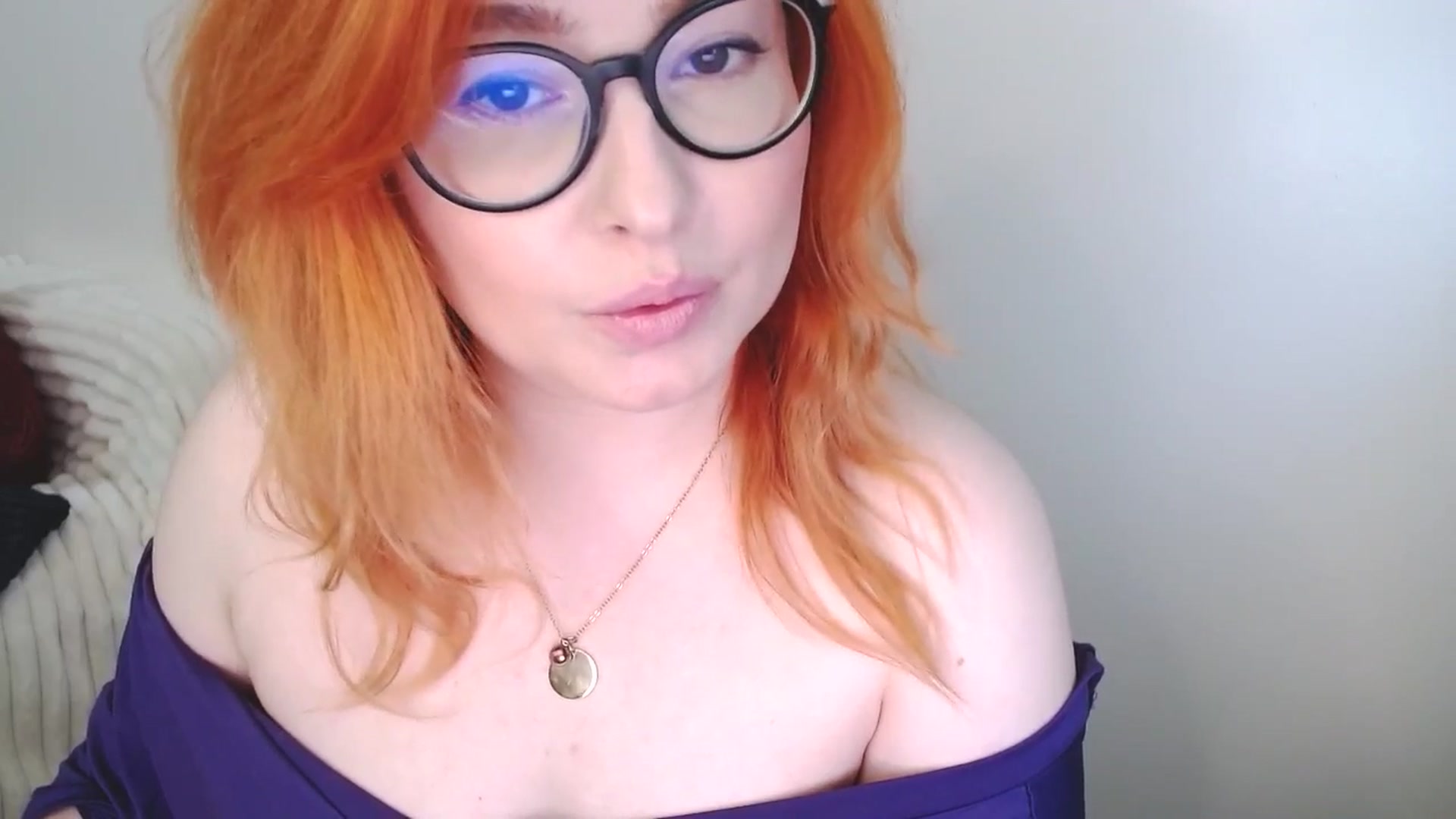 Gallery image thumbnail from EvaStar19's myfreecams stream on, 12/04/2025, 14:08 image 2 of 20