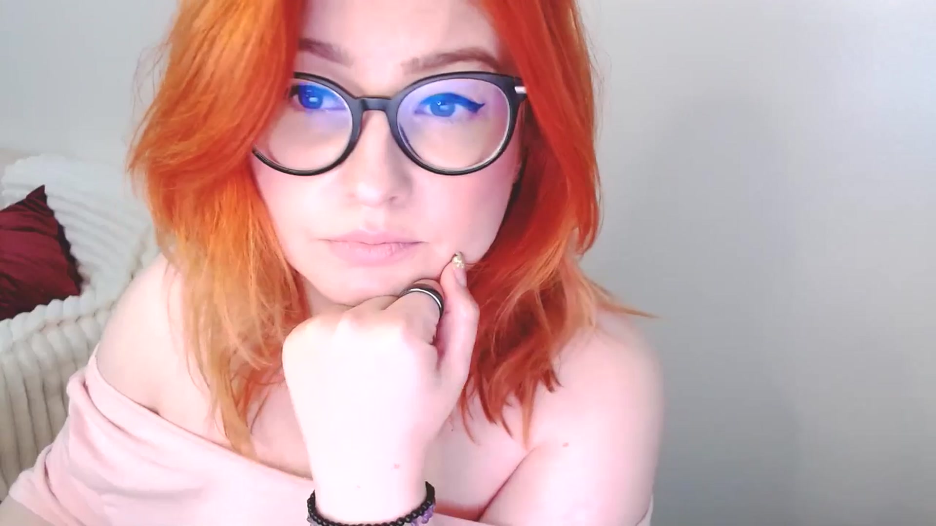 Gallery image thumbnail from EvaStar19's myfreecams stream on, 01/04/2026, 13:53 image 14 of 20