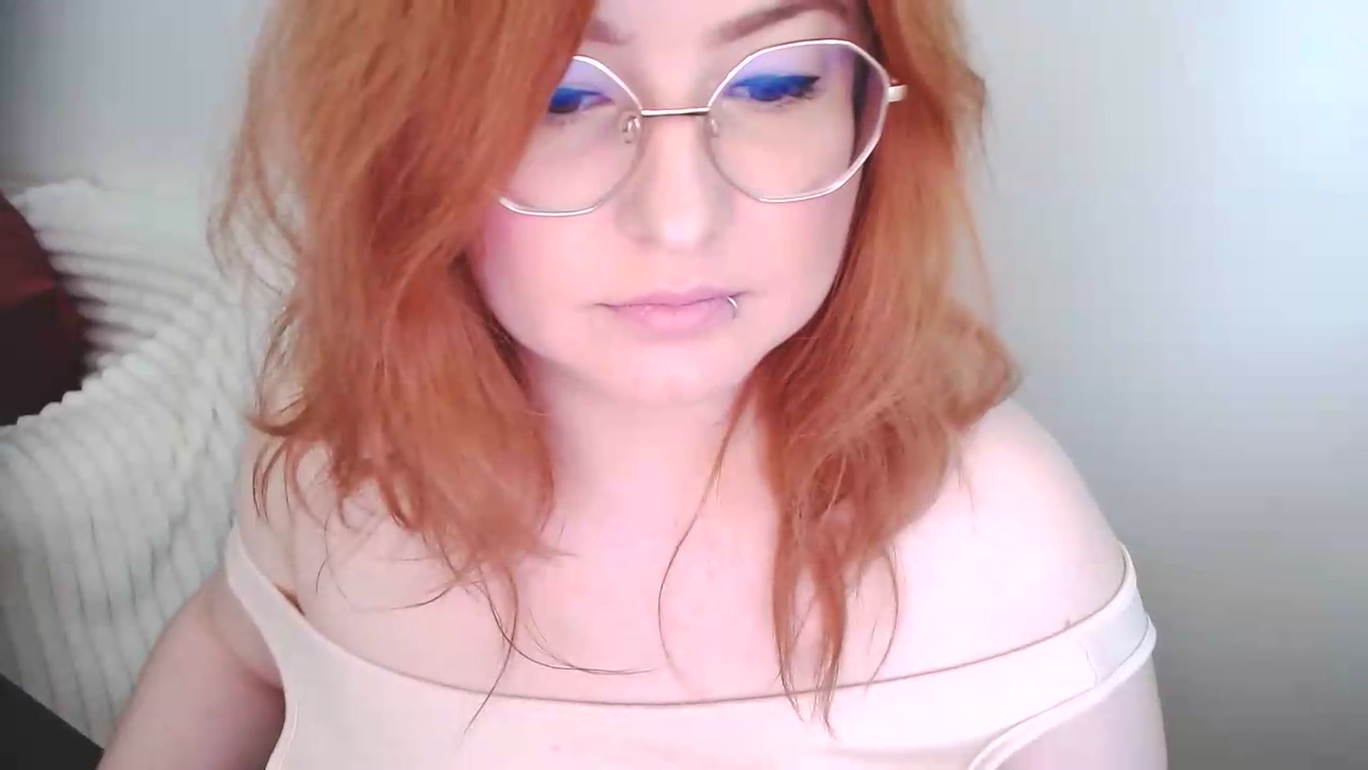 Gallery image thumbnail from EvaStar19's myfreecams stream on, 06/23/2026, 10:36 image 17 of 20