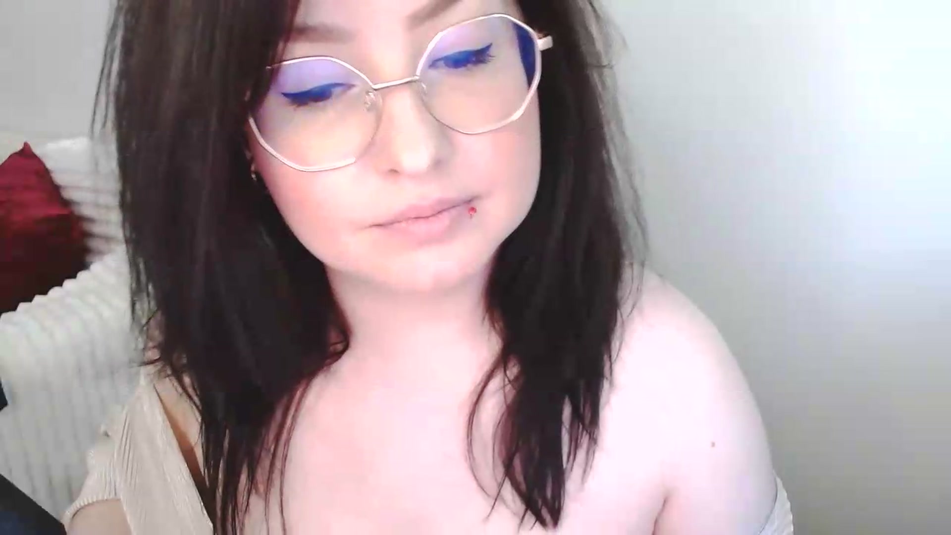 Gallery image thumbnail from EvaStar19's myfreecams stream on, 06/25/2026, 07:03 image 18 of 20