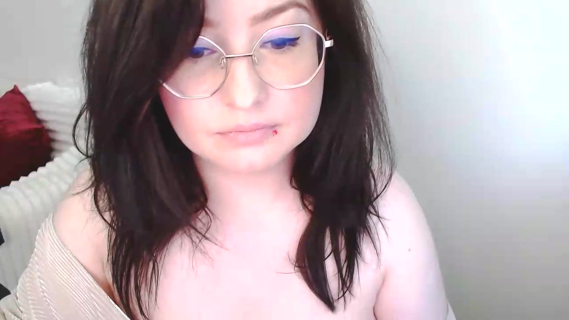 Gallery image thumbnail from EvaStar19's myfreecams stream on, 06/25/2026, 07:03 image 14 of 20
