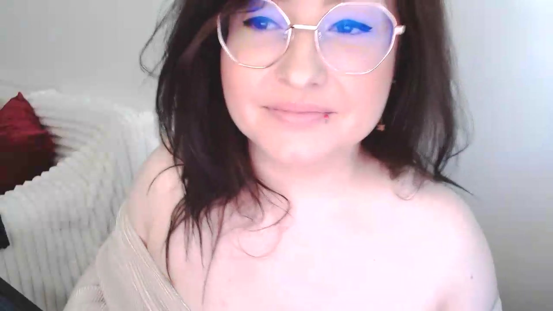 Gallery image thumbnail from EvaStar19's myfreecams stream on, 06/25/2026, 07:03 image 6 of 20