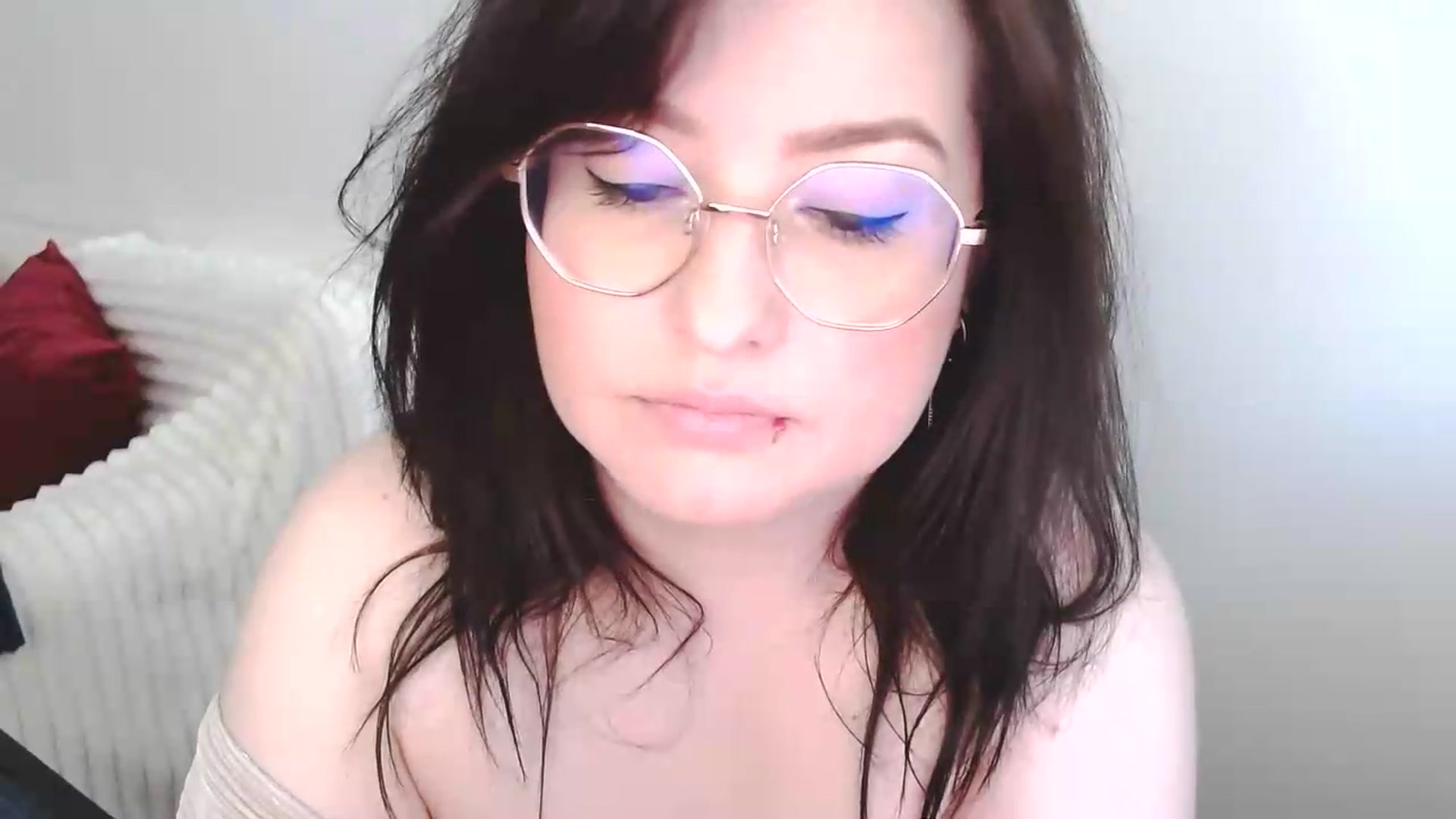 Gallery image thumbnail from EvaStar19's myfreecams stream on, 06/25/2026, 07:03 image 4 of 20