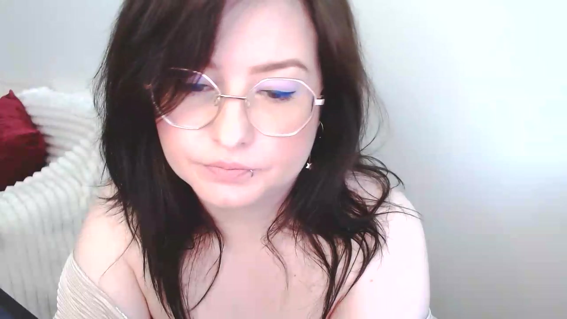 Gallery image thumbnail from EvaStar19's myfreecams stream on, 06/25/2026, 08:30 image 17 of 20