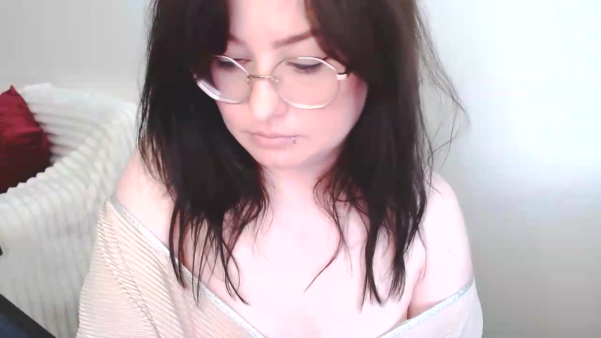Gallery image thumbnail from EvaStar19's myfreecams stream on, 06/25/2026, 10:39 image 17 of 20