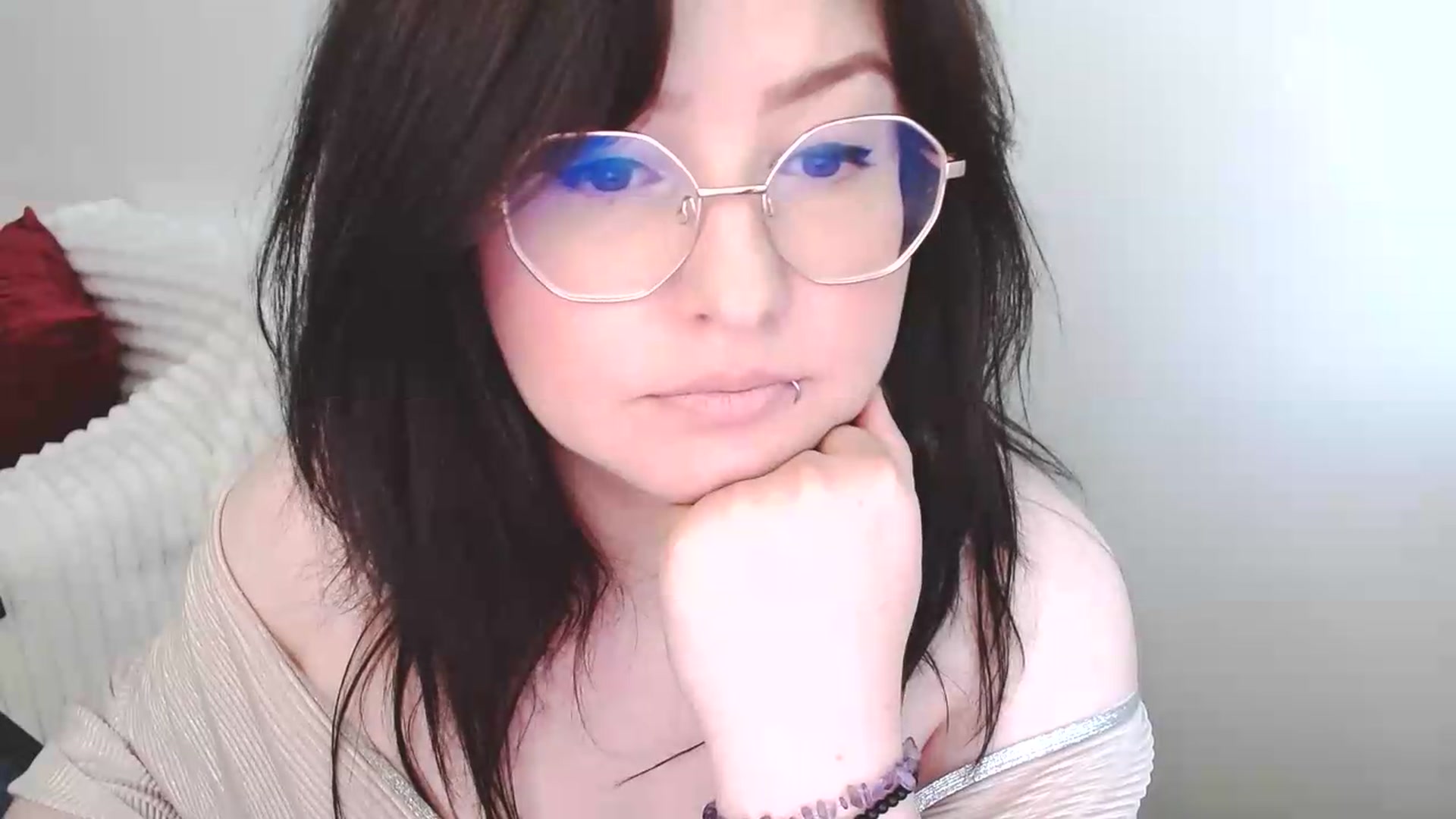 Gallery image thumbnail from EvaStar19's myfreecams stream on, 06/25/2026, 10:39 image 6 of 20