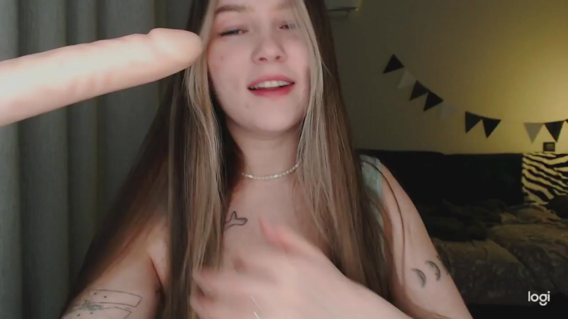 Gallery image thumbnail from EvaSweetKiss's myfreecams stream on, 03/29/2025, 18:10 image 9 of 20