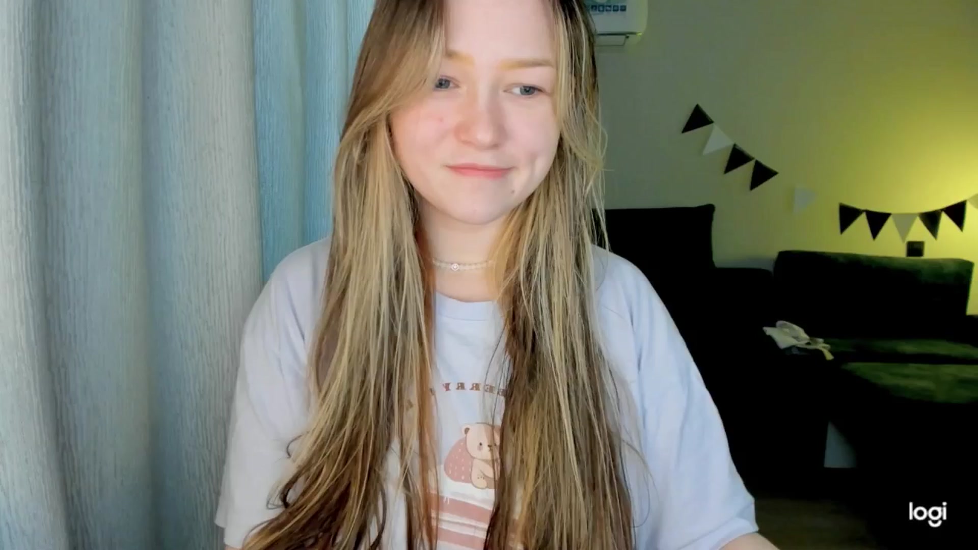 Gallery image thumbnail from EvaSweetKiss's myfreecams stream on, 09/09/2025, 11:27 image 2 of 20