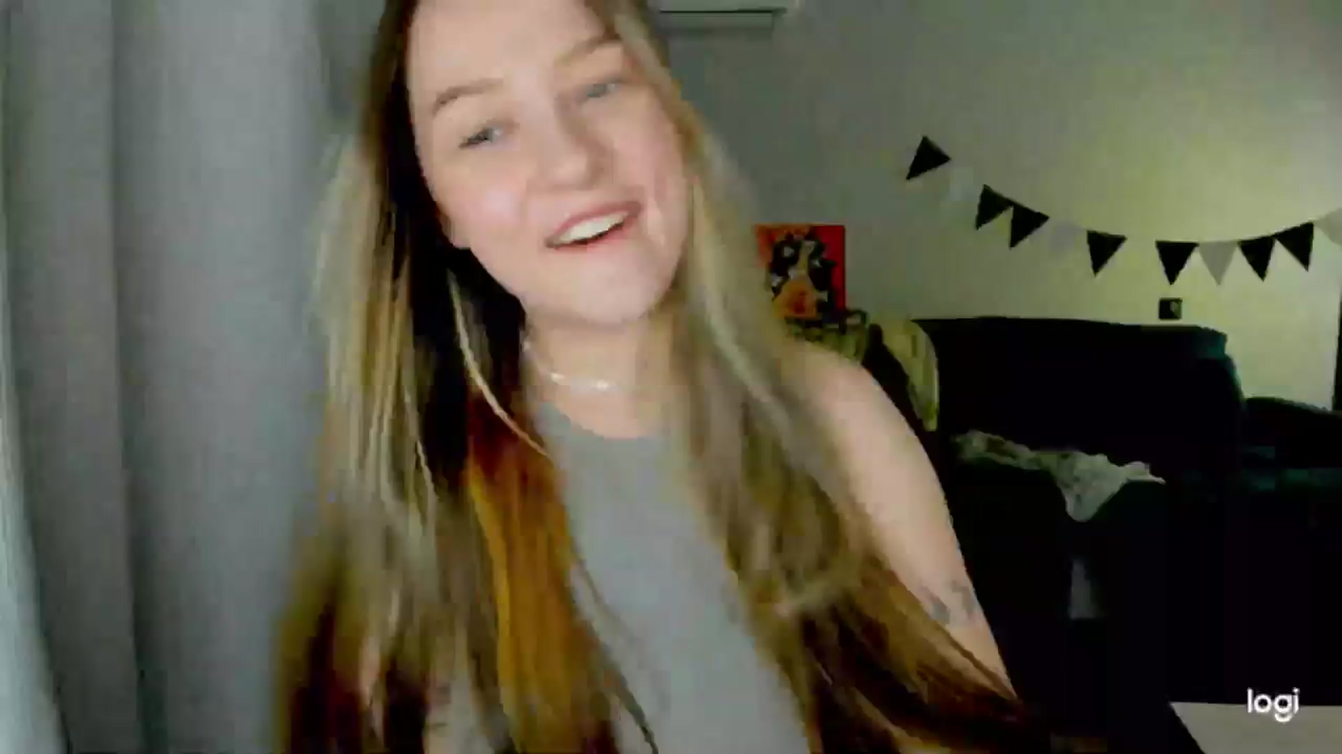 Gallery image thumbnail from EvaSweetKiss's myfreecams stream on, 11/15/2025, 13:58 image 6 of 20