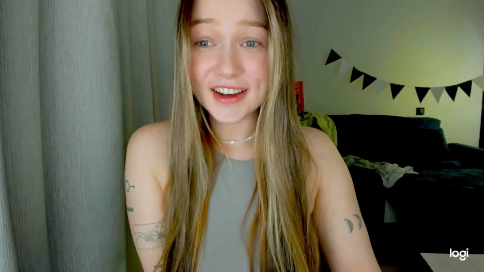 Gallery image thumbnail from EvaSweetKiss's myfreecams stream on, 11/15/2025, 13:58 image 8 of 20