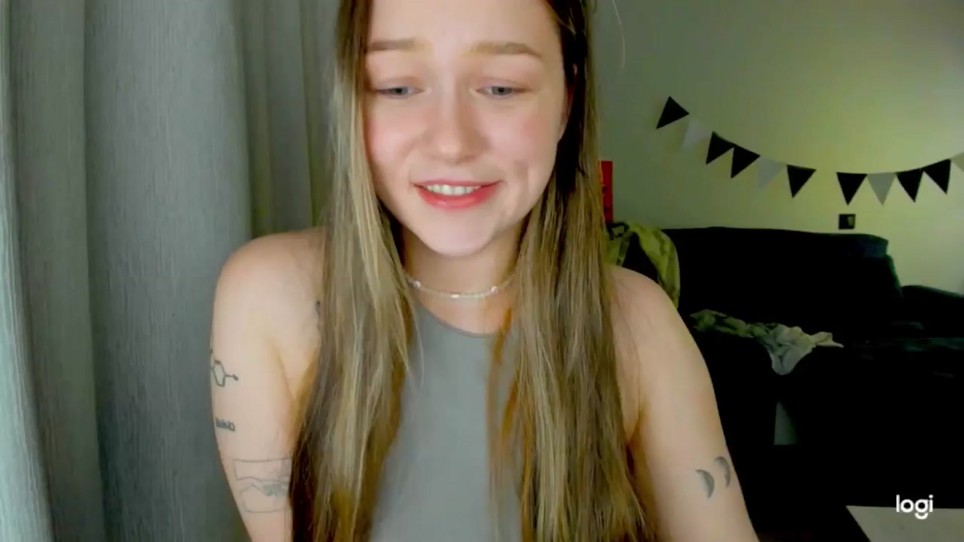 Gallery image thumbnail from EvaSweetKiss's myfreecams stream on, 11/15/2025, 13:58 image 18 of 20