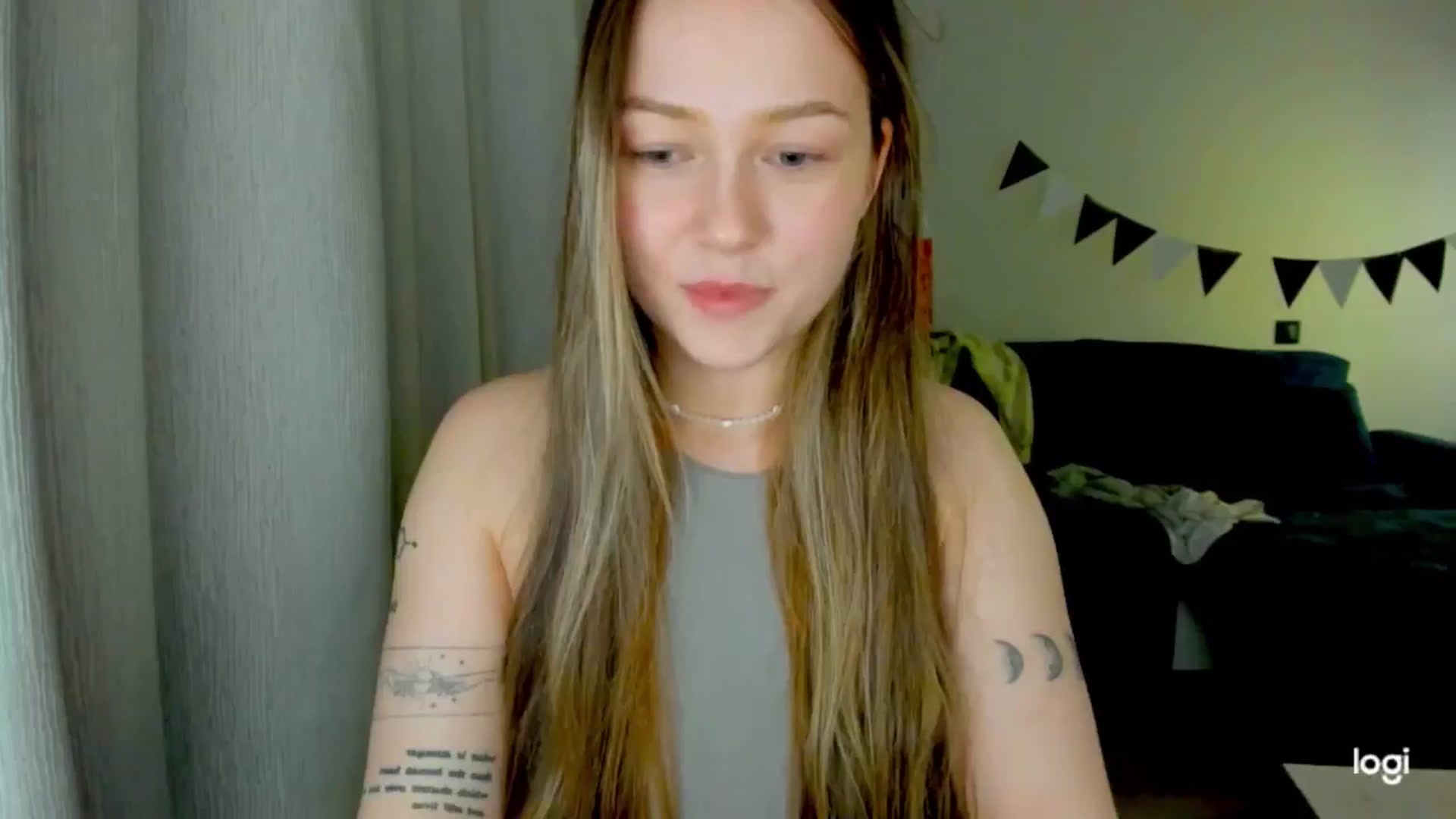 Gallery image thumbnail from EvaSweetKiss's myfreecams stream on, 11/15/2025, 13:58 image 15 of 20