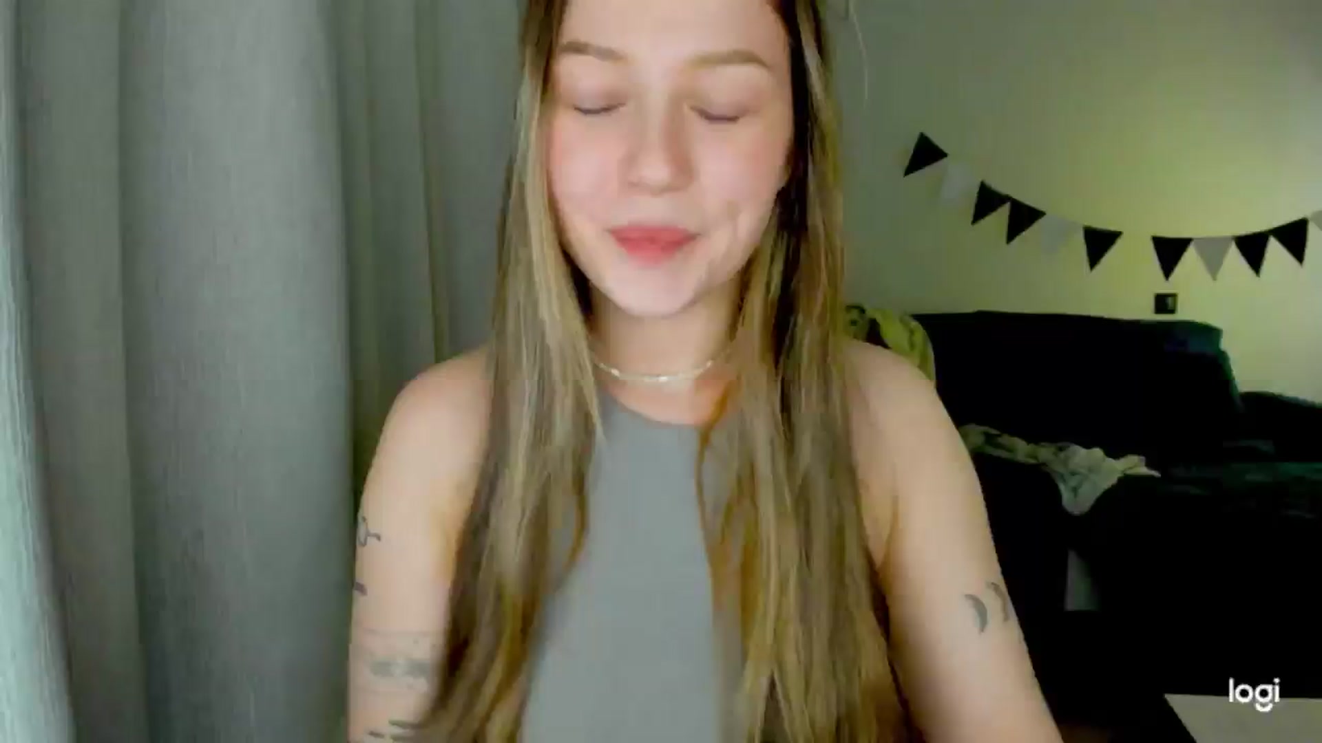 Gallery image thumbnail from EvaSweetKiss's myfreecams stream on, 11/15/2025, 13:58 image 17 of 20
