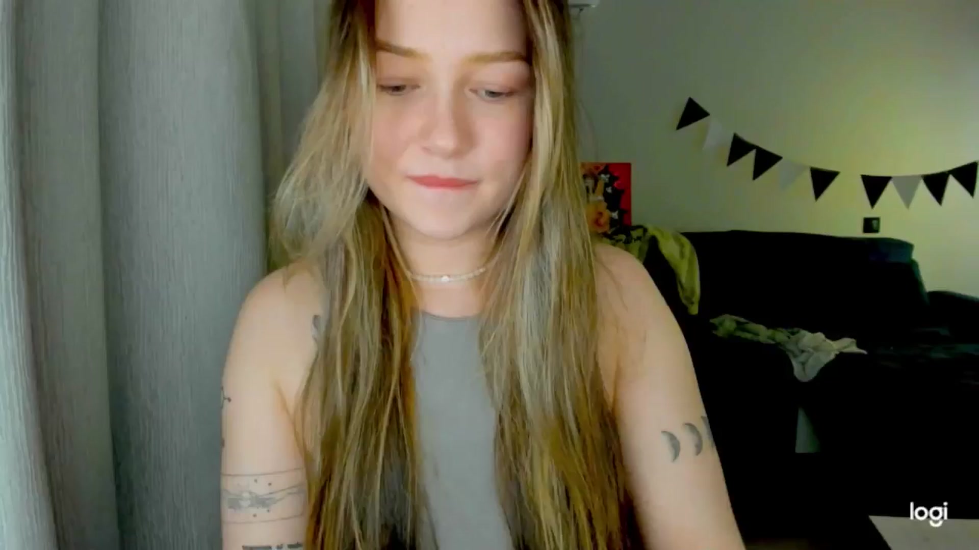 Gallery image thumbnail from EvaSweetKiss's myfreecams stream on, 11/15/2025, 13:58 image 11 of 20