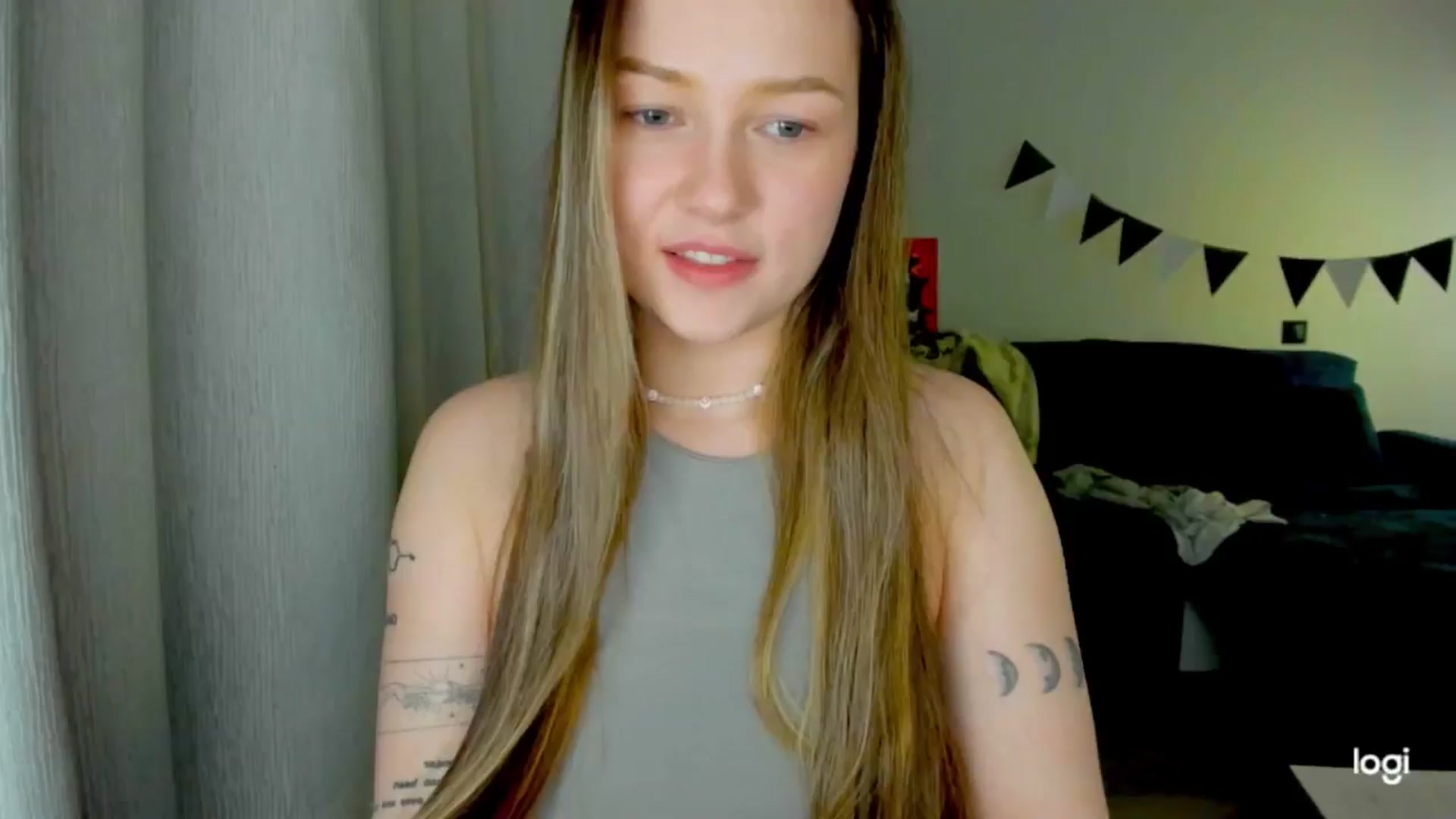 Gallery image thumbnail from EvaSweetKiss's myfreecams stream on, 11/15/2025, 13:58 image 9 of 20