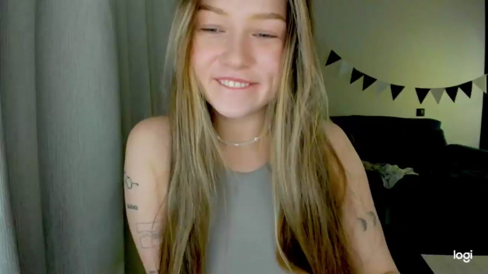 Gallery image thumbnail from EvaSweetKiss's myfreecams stream on, 11/15/2025, 13:58 image 3 of 20