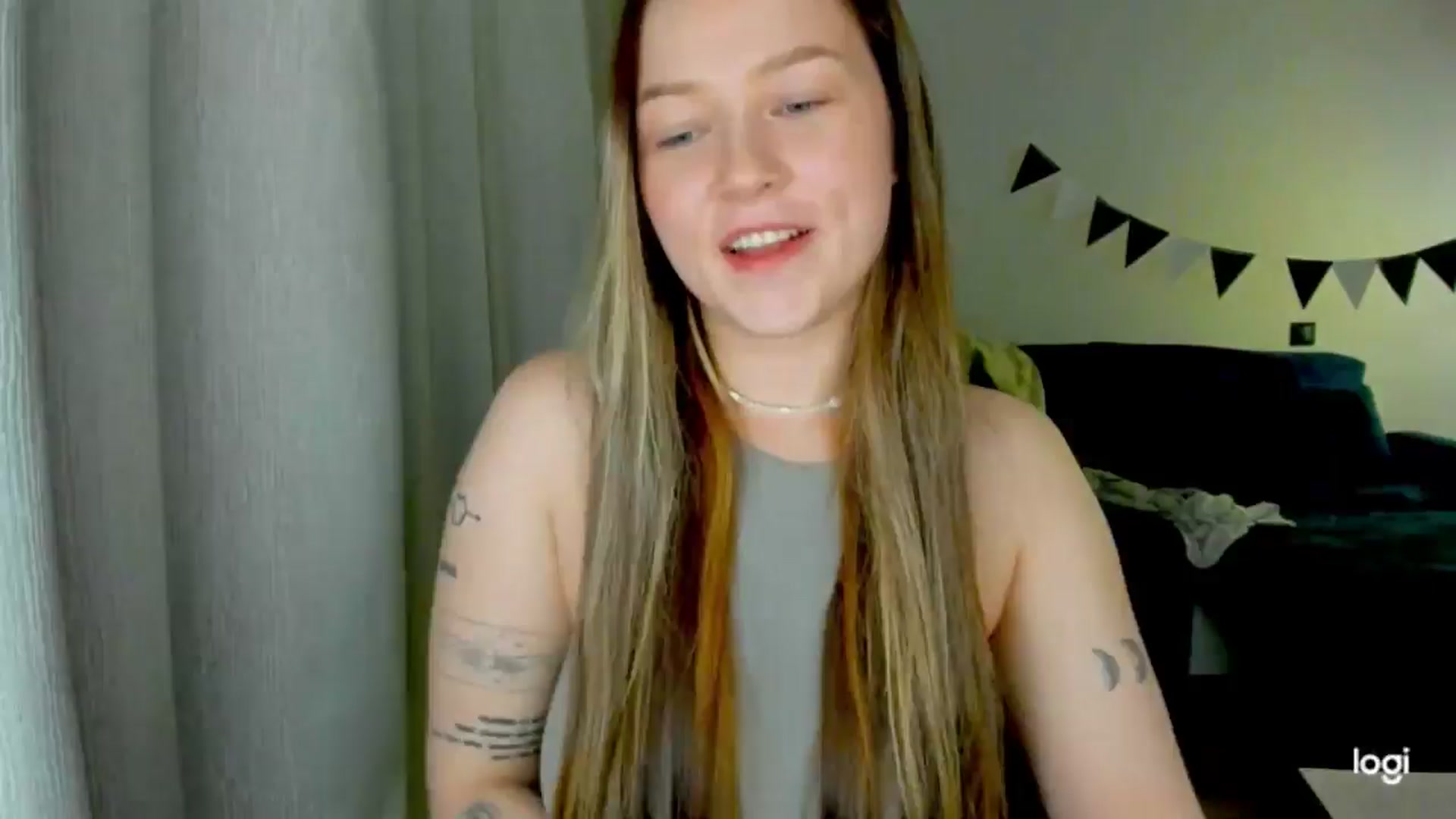 Gallery image thumbnail from EvaSweetKiss's myfreecams stream on, 11/15/2025, 13:58 image 12 of 20