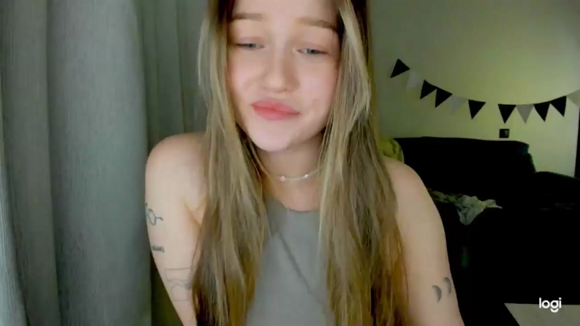 Gallery image thumbnail from EvaSweetKiss's myfreecams stream on, 11/15/2025, 13:58 image 5 of 20
