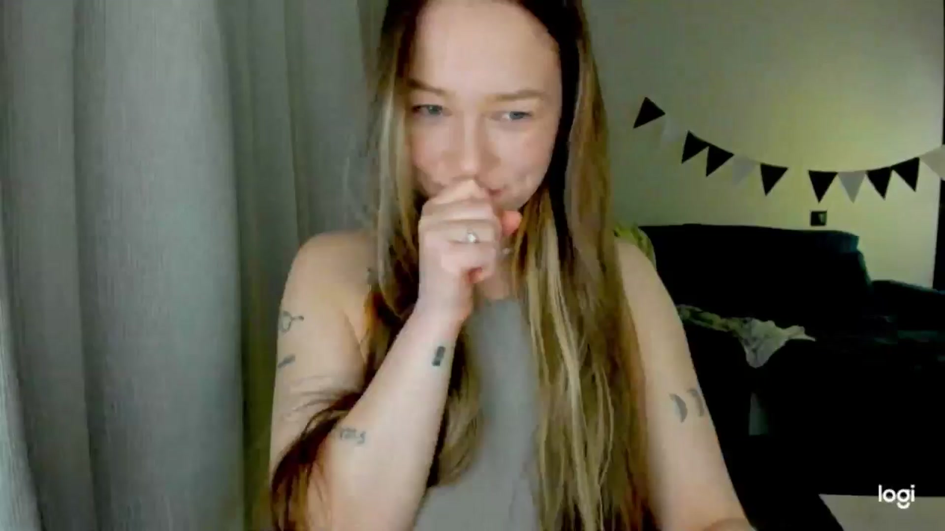 Gallery image thumbnail from EvaSweetKiss's myfreecams stream on, 11/15/2025, 13:58 image 4 of 20