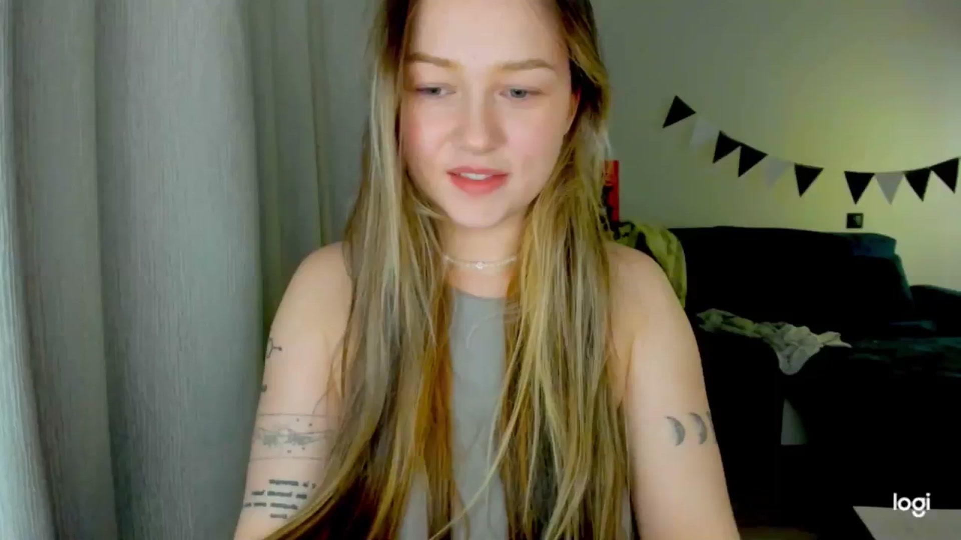 Gallery image thumbnail from EvaSweetKiss's myfreecams stream on, 11/15/2025, 13:58 image 10 of 20