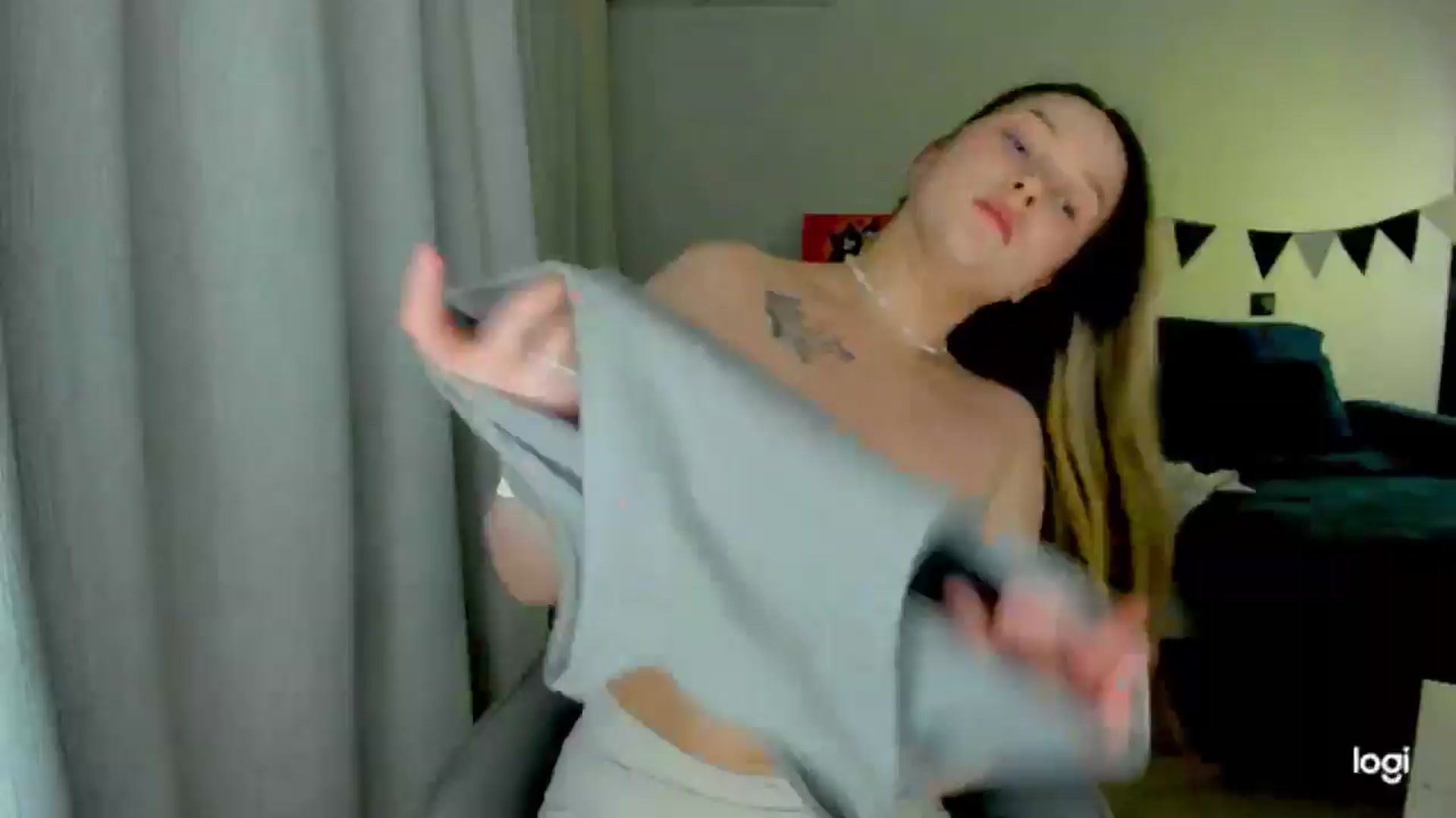 Gallery image thumbnail from EvaSweetKiss's myfreecams stream on, 11/15/2025, 14:18 image 13 of 20