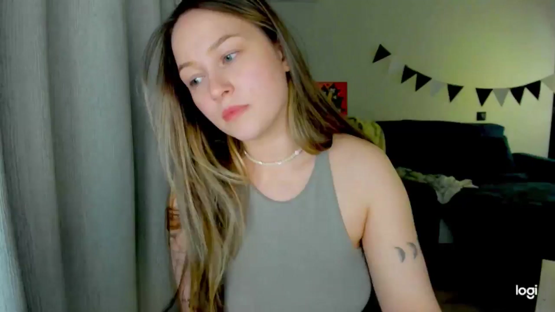 Gallery image thumbnail from EvaSweetKiss's myfreecams stream on, 11/15/2025, 14:18 image 17 of 20