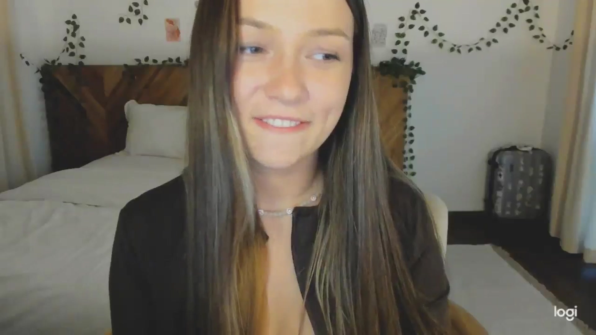 Gallery image thumbnail from EvaSweetKiss's myfreecams stream on, 05/07/2026, 09:23 image 18 of 20