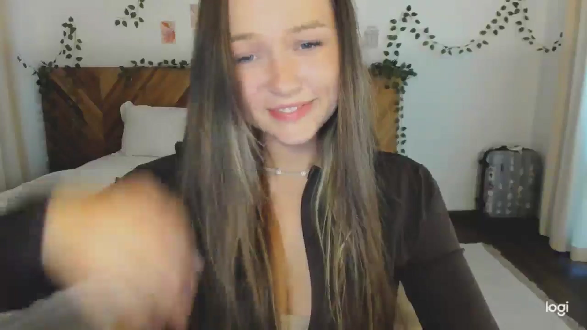 Gallery image thumbnail from EvaSweetKiss's myfreecams stream on, 05/07/2026, 09:23 image 3 of 20