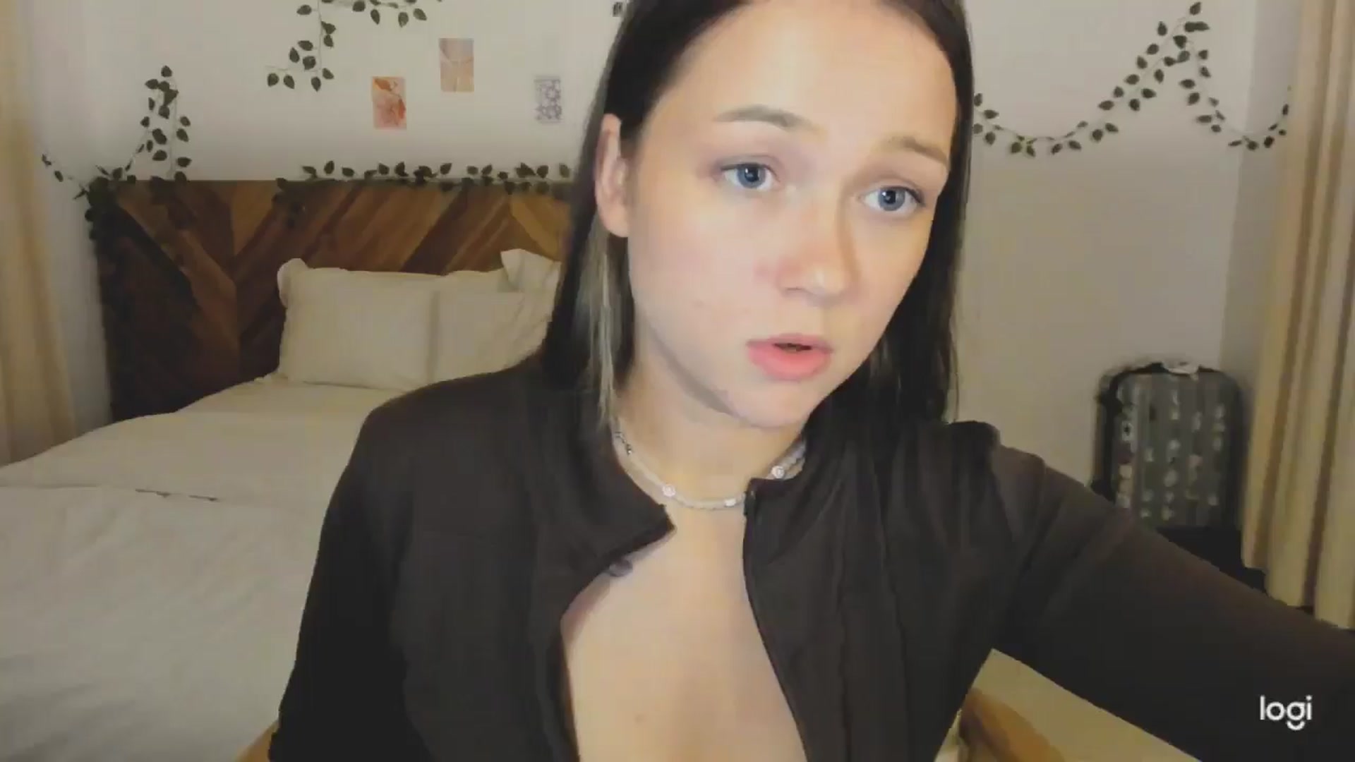 Gallery image thumbnail from EvaSweetKiss's myfreecams stream on, 05/07/2026, 10:19 image 20 of 20