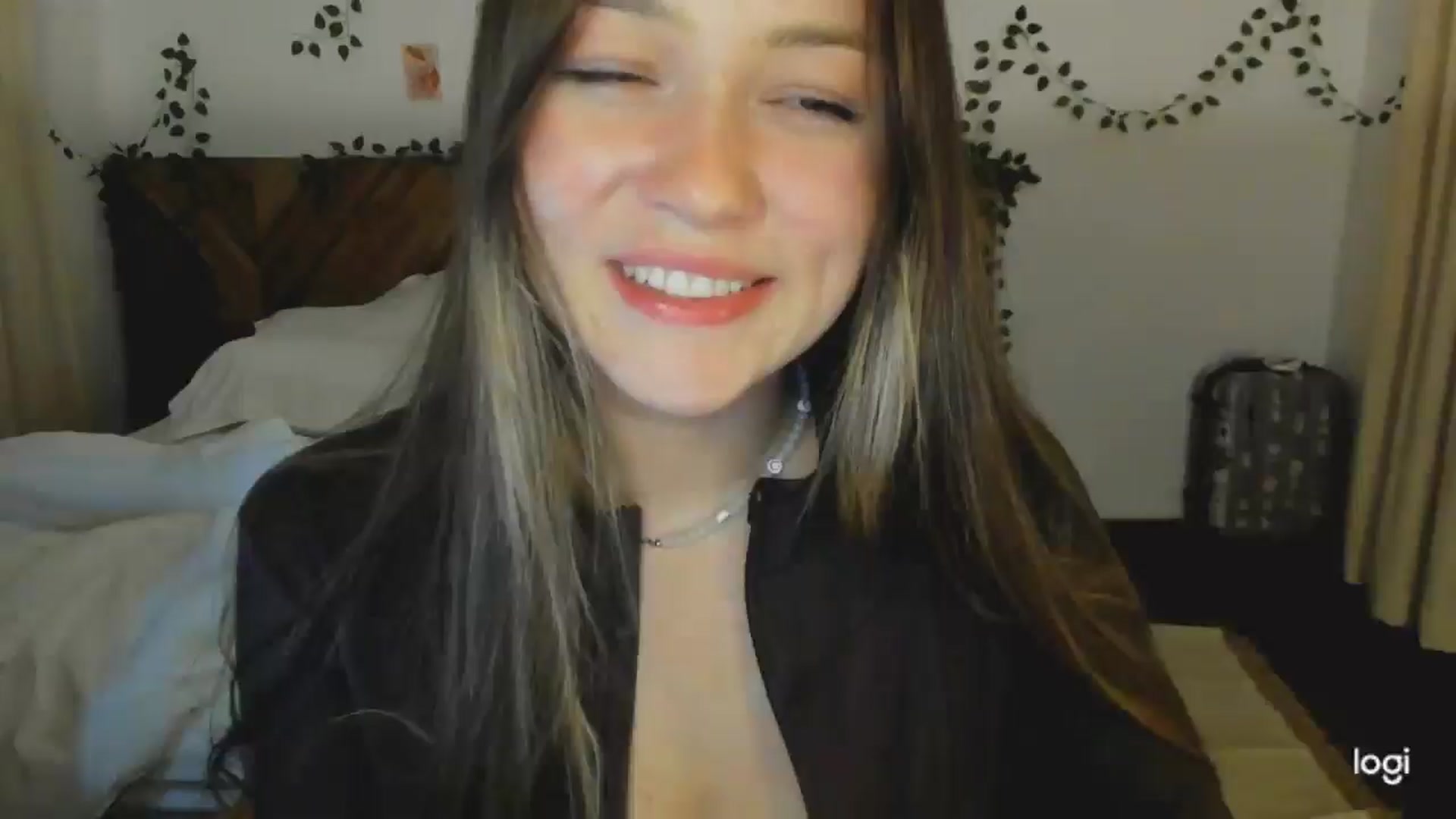 Gallery image thumbnail from EvaSweetKiss's myfreecams stream on, 05/09/2026, 12:10 image 10 of 20