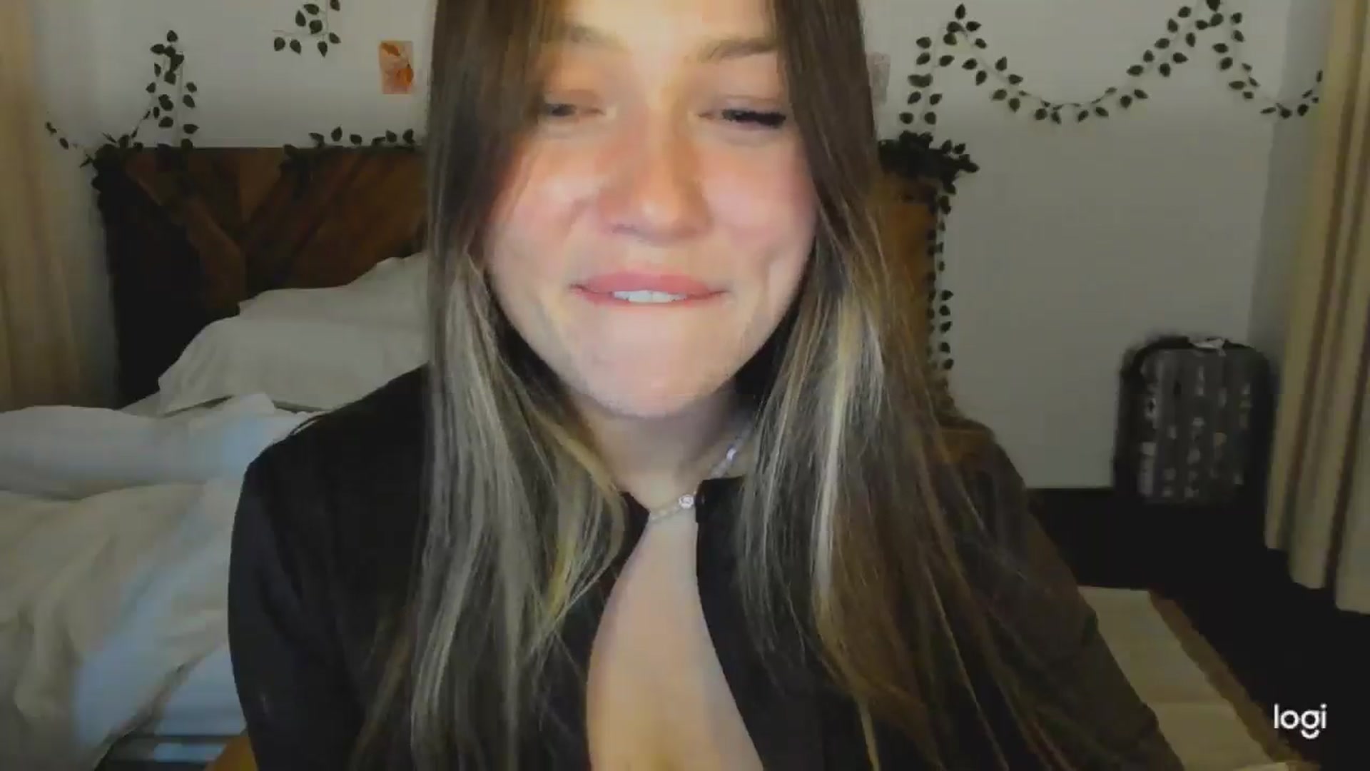 Gallery image thumbnail from EvaSweetKiss's myfreecams stream on, 05/09/2026, 12:10 image 17 of 20