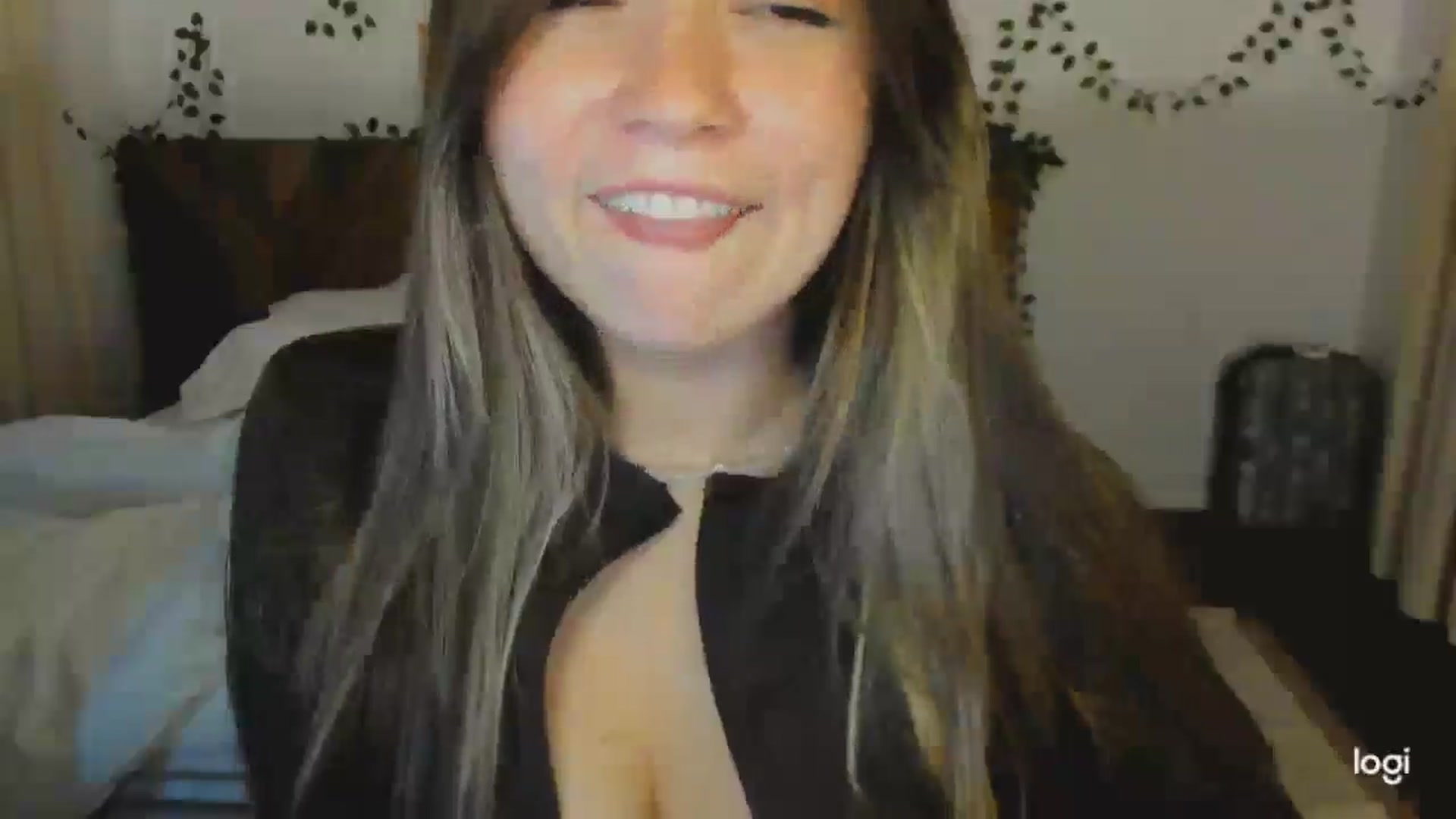 Gallery image thumbnail from EvaSweetKiss's myfreecams stream on, 05/09/2026, 12:10 image 7 of 20
