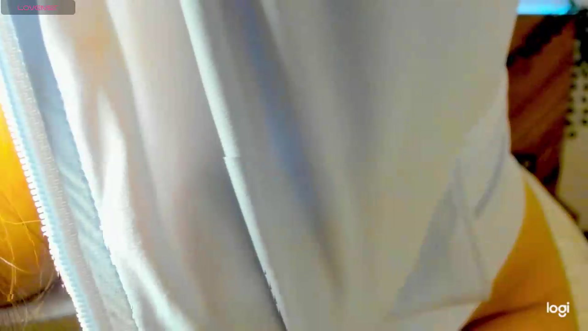 Gallery image thumbnail from EvaSweetKiss's myfreecams stream on, 07/16/2026, 10:17 image 15 of 20