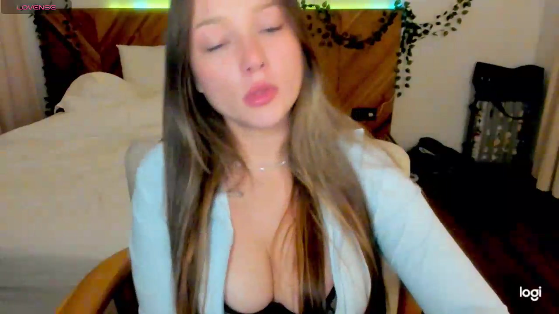 Gallery image thumbnail from EvaSweetKiss's myfreecams stream on, 07/21/2026, 12:45 image 4 of 20