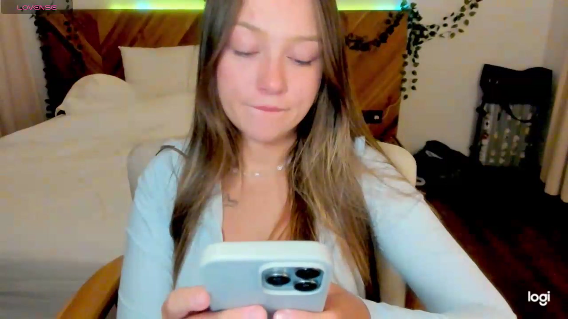 Gallery image thumbnail from EvaSweetKiss's myfreecams stream on, 07/21/2026, 12:45 image 3 of 20