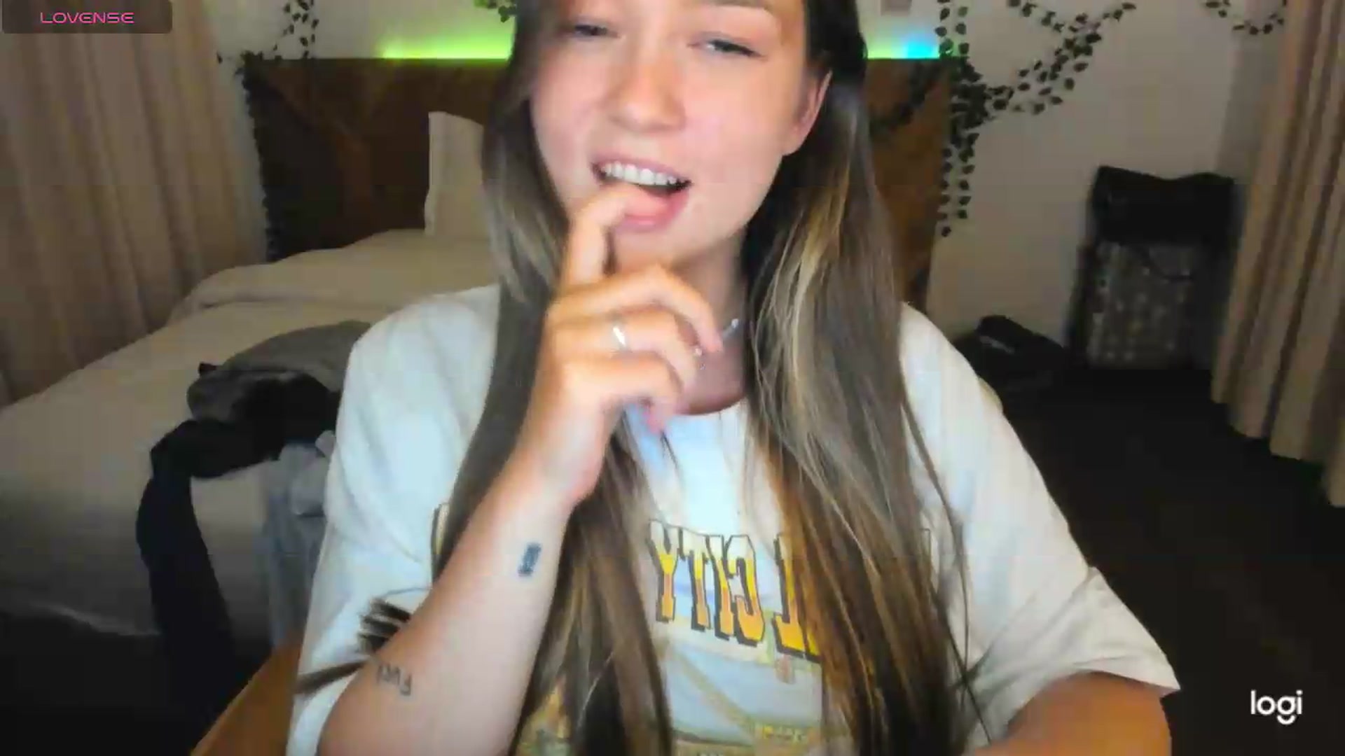 Gallery image thumbnail from EvaSweetKiss's myfreecams stream on, 07/23/2026, 12:20 image 13 of 20