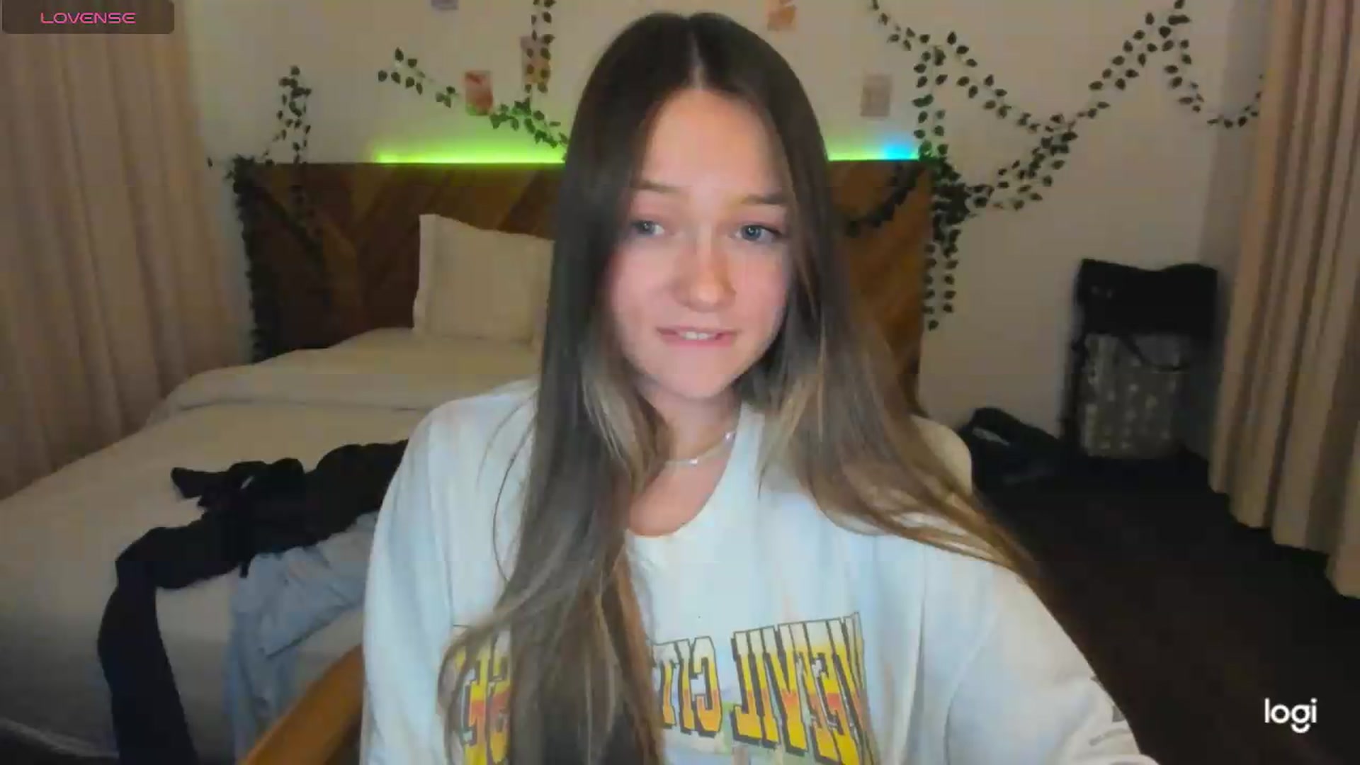 Gallery image thumbnail from EvaSweetKiss's myfreecams stream on, 07/23/2026, 12:53 image 2 of 20