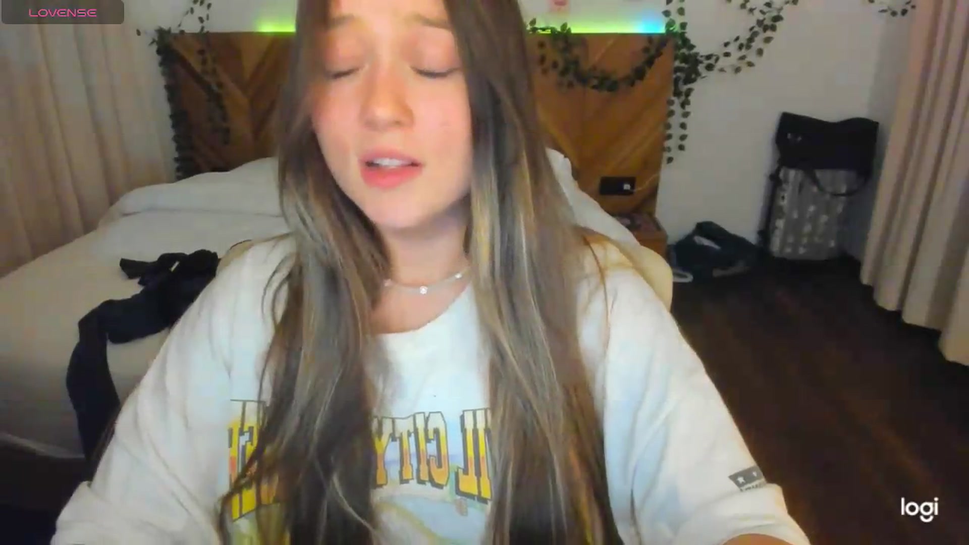Gallery image thumbnail from EvaSweetKiss's myfreecams stream on, 07/23/2026, 12:53 image 15 of 20
