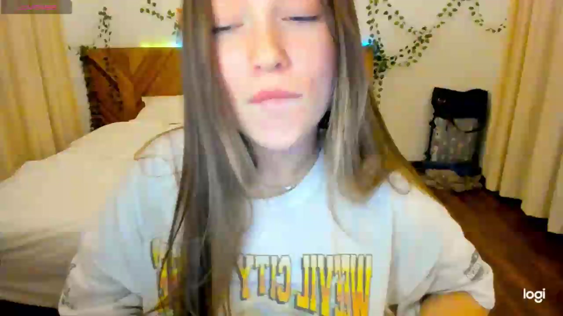 Gallery image thumbnail from EvaSweetKiss's myfreecams stream on, 07/29/2026, 12:27 image 1 of 20