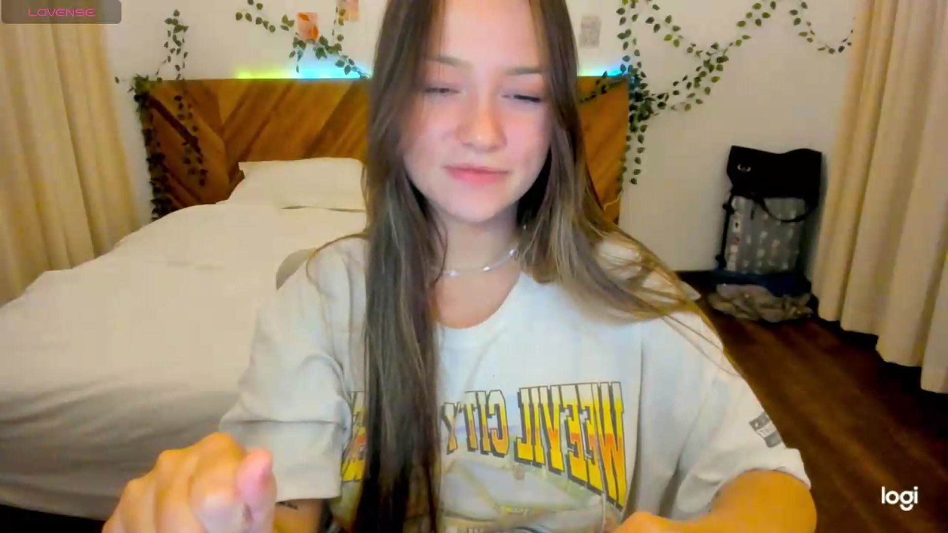 Gallery image thumbnail from EvaSweetKiss's myfreecams stream on, 07/29/2026, 12:27 image 4 of 20