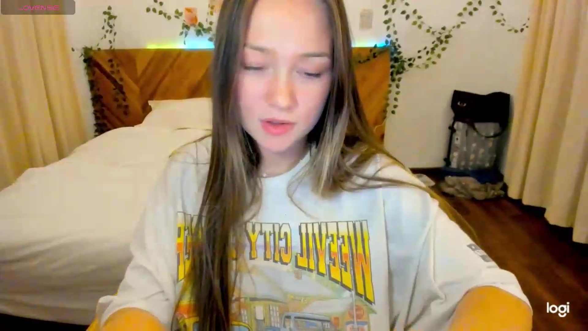 Gallery image thumbnail from EvaSweetKiss's myfreecams stream on, 07/29/2026, 12:27 image 2 of 20