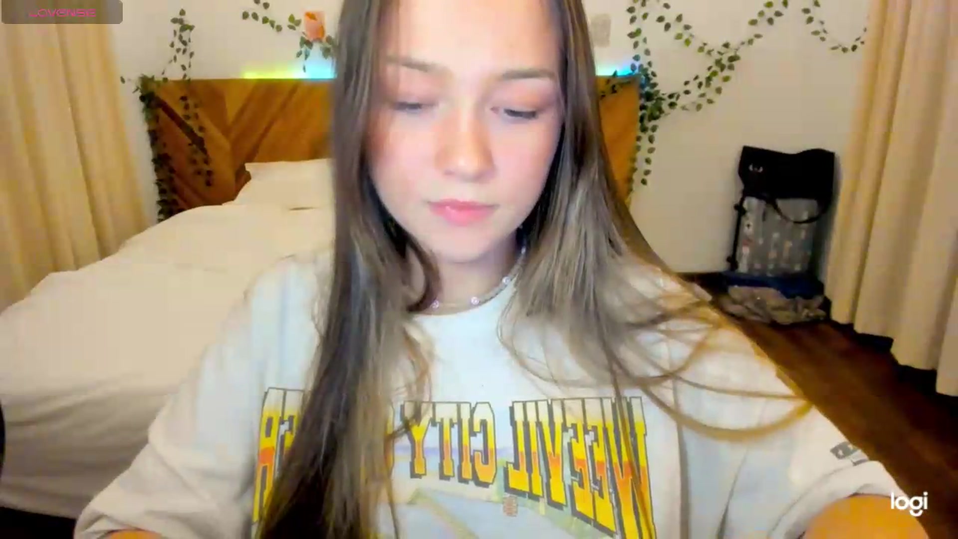 Gallery image thumbnail from EvaSweetKiss's myfreecams stream on, 07/29/2026, 12:27 image 10 of 20