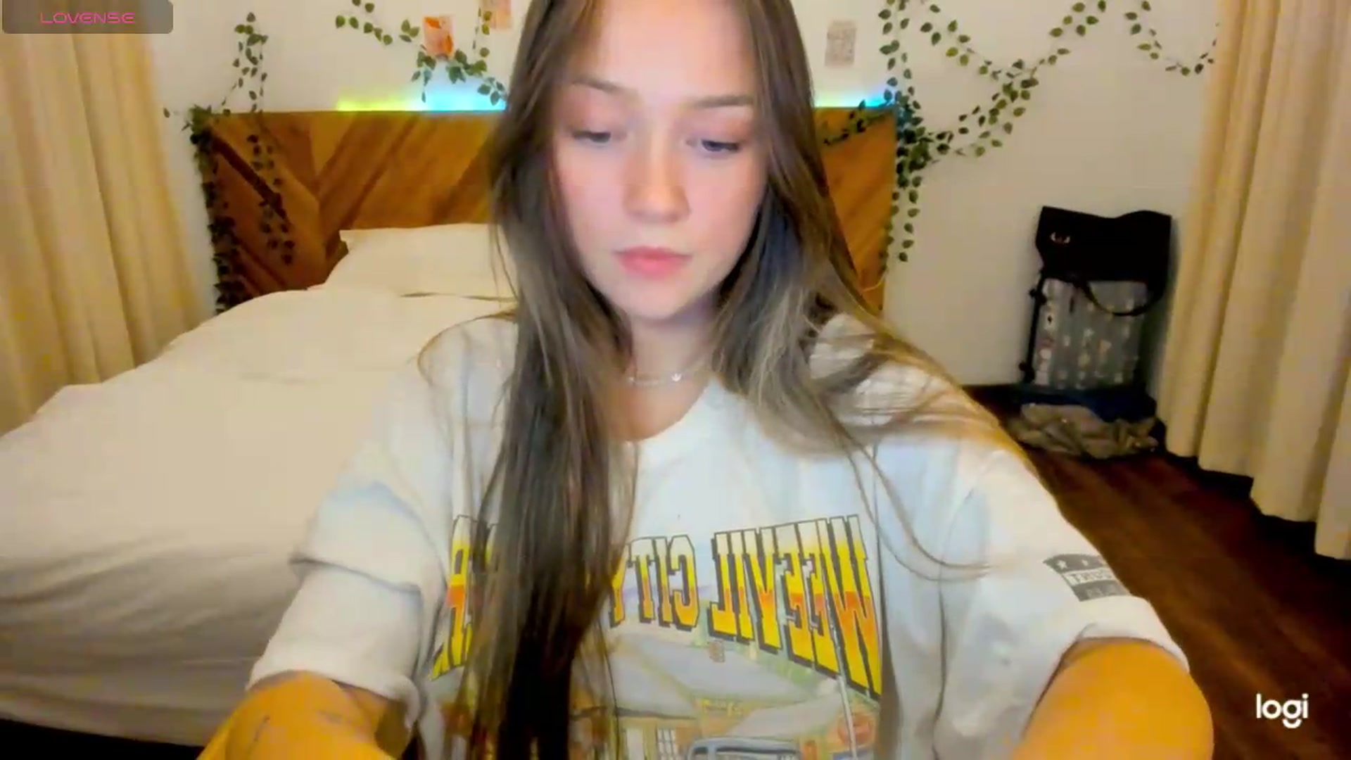 Gallery image thumbnail from EvaSweetKiss's myfreecams stream on, 07/29/2026, 12:27 image 5 of 20