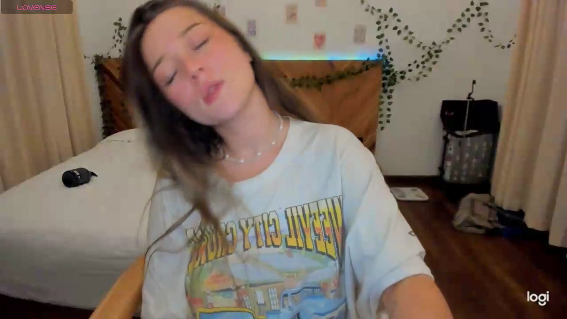 Gallery image thumbnail from EvaSweetKiss's myfreecams stream on, 07/31/2026, 15:28 image 18 of 20