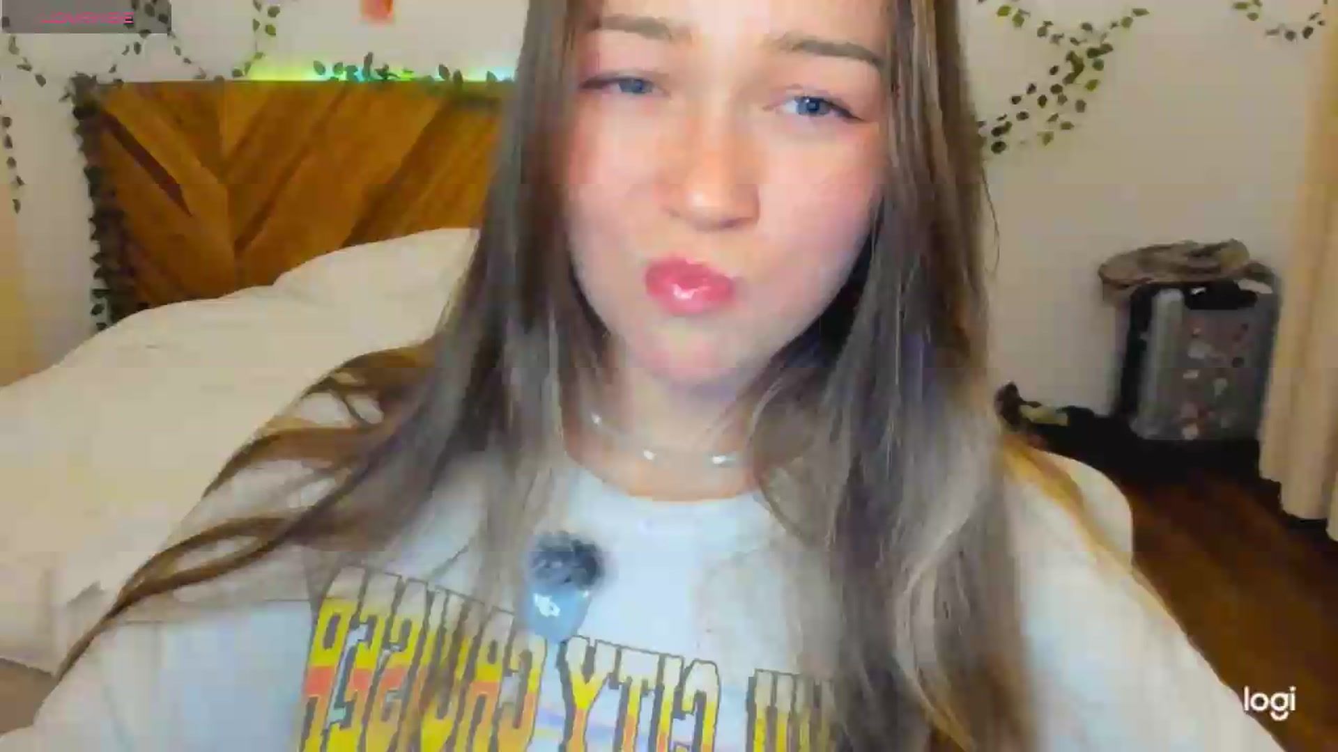 Gallery image thumbnail from EvaSweetKiss's myfreecams stream on, 08/21/2026, 12:29 image 10 of 20