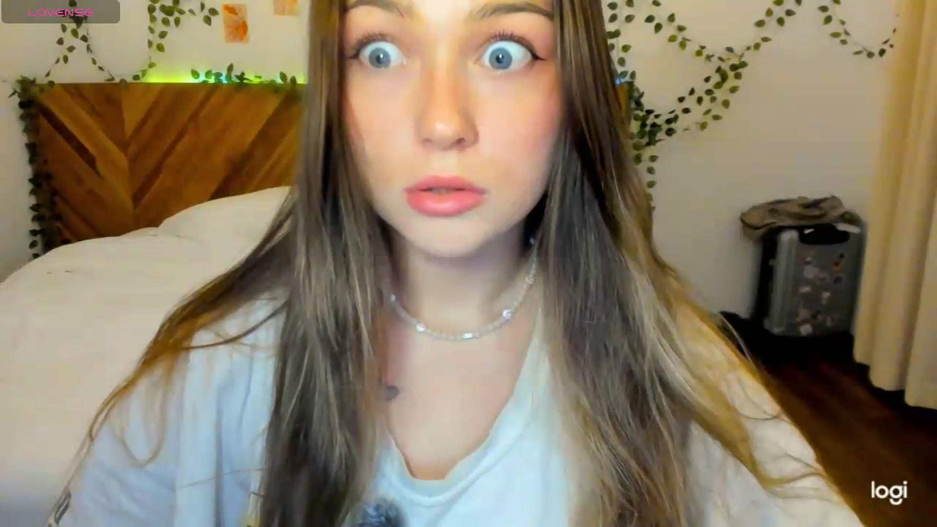 Gallery image thumbnail from EvaSweetKiss's myfreecams stream on, 08/21/2026, 12:29 image 4 of 20