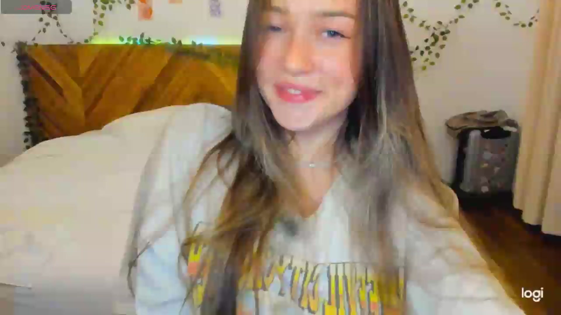 Gallery image thumbnail from EvaSweetKiss's myfreecams stream on, 08/21/2026, 12:29 image 16 of 20