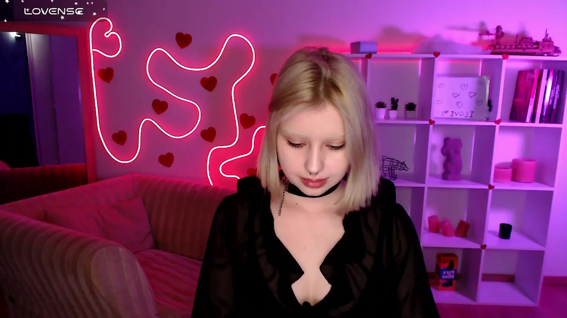 Gallery image thumbnail from Eva_Alver's myfreecams stream on, 03/06/2025, 24:36 image 18 of 20