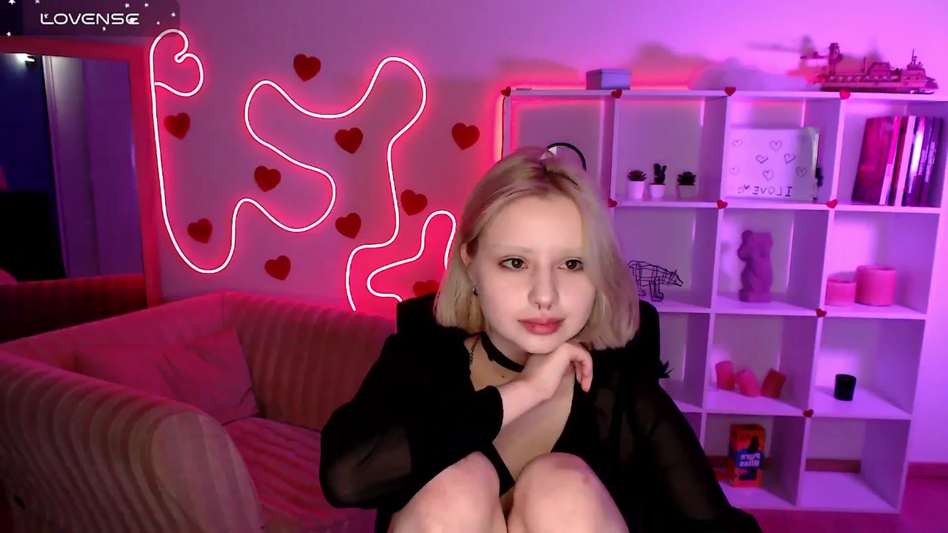 Gallery image thumbnail from Eva_Alver's myfreecams stream on, 03/06/2025, 24:36 image 5 of 20