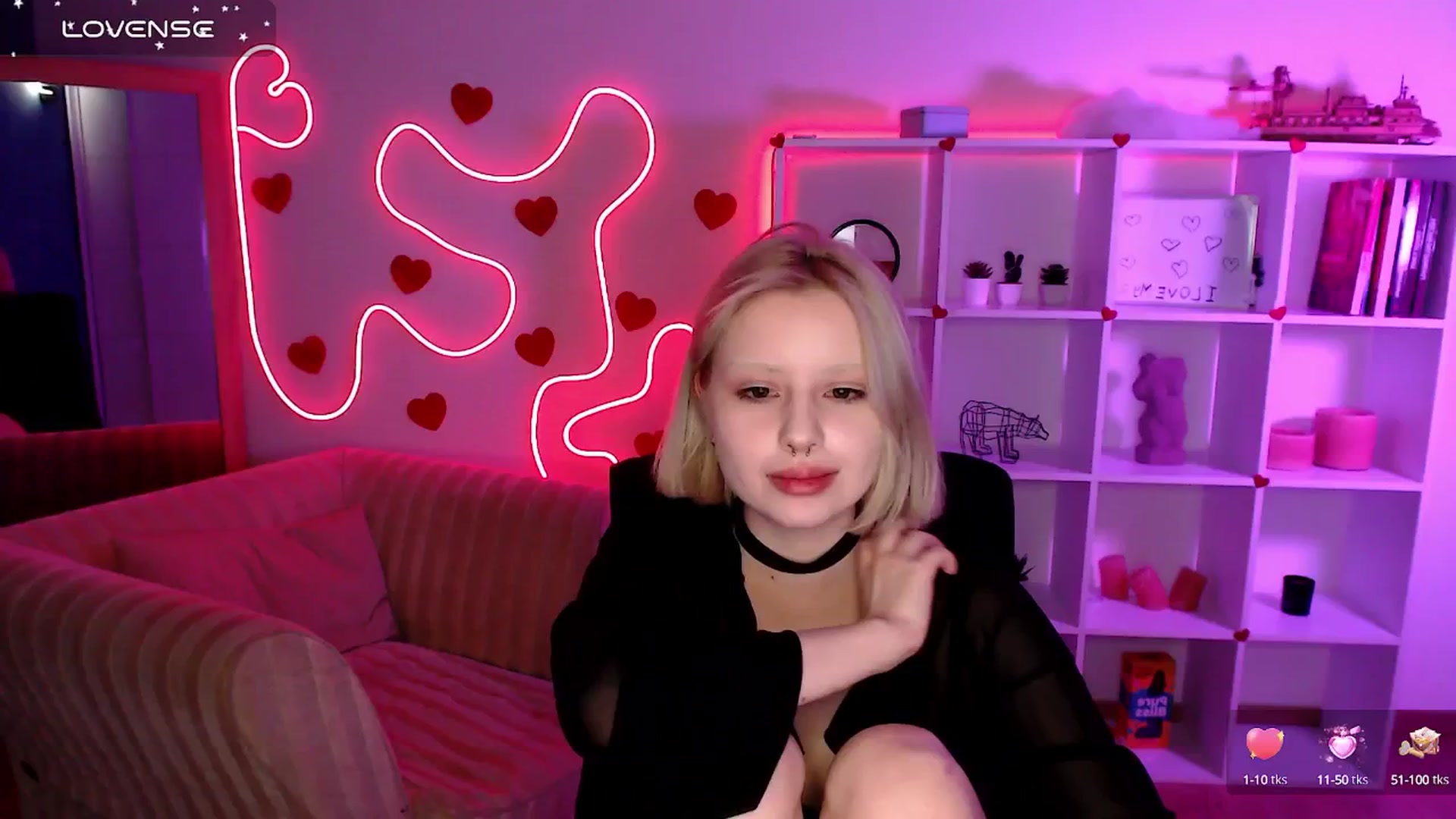 Gallery image thumbnail from Eva_Alver's myfreecams stream on, 03/06/2025, 24:36 image 7 of 20